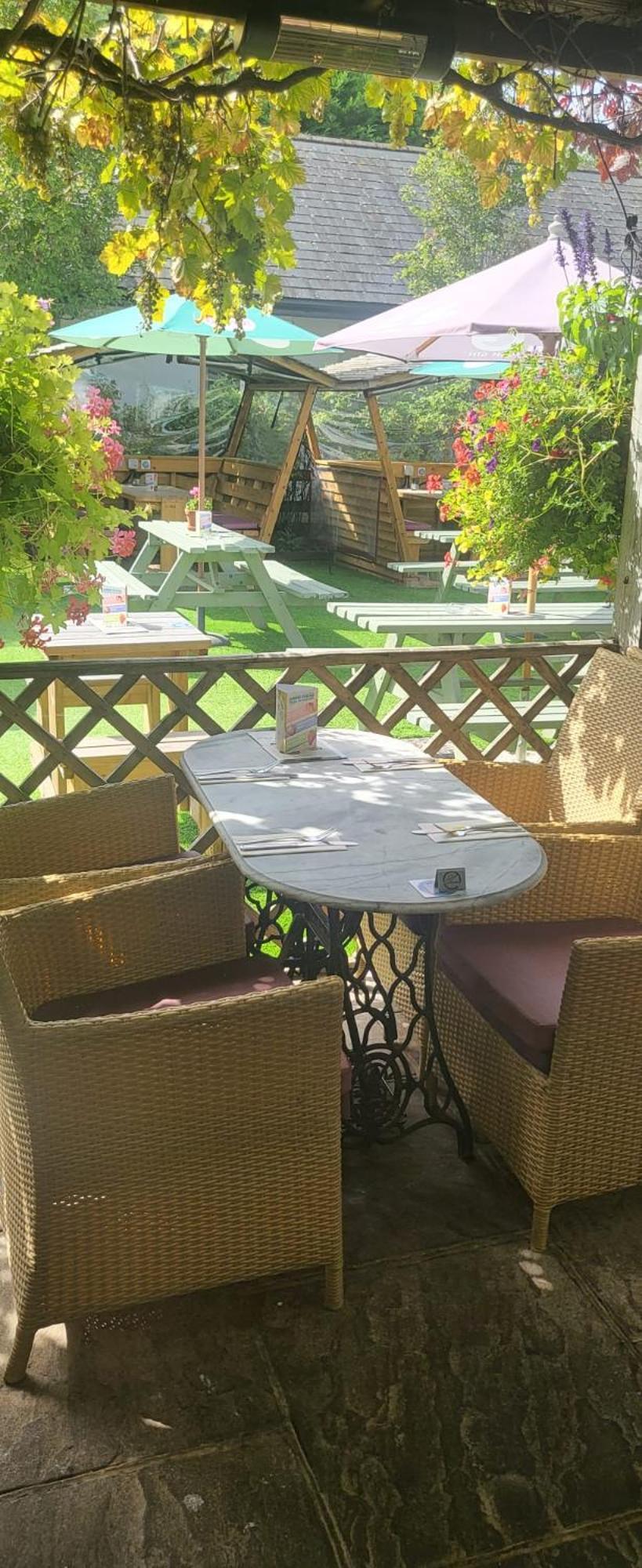 The Inn West End Woking Extérieur photo