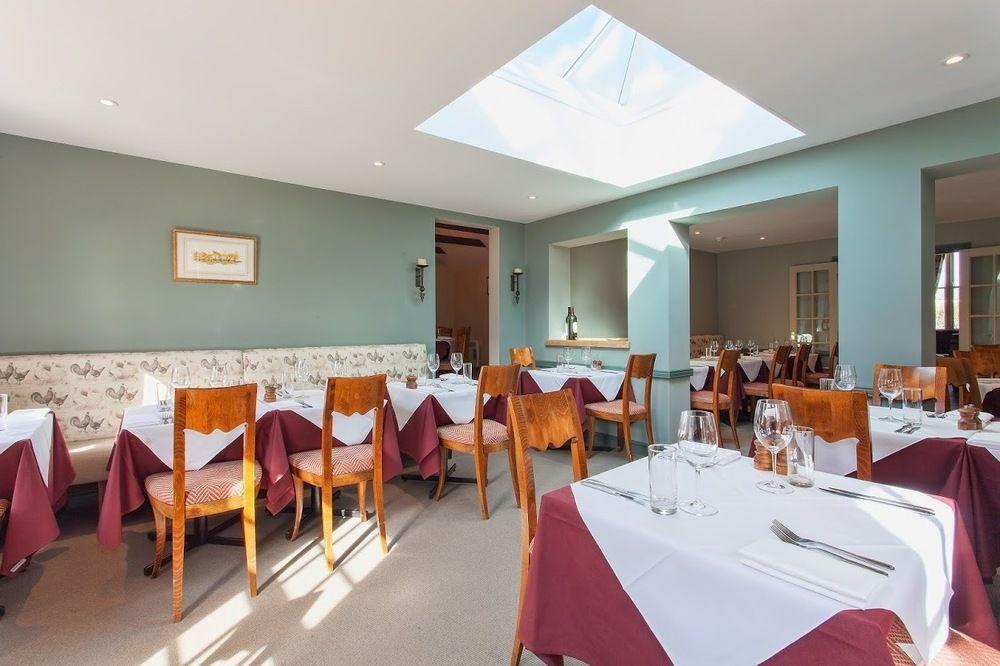 The Inn West End Woking Extérieur photo