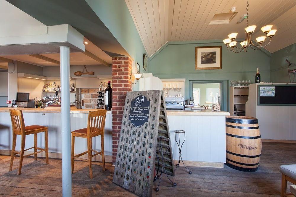 The Inn West End Woking Extérieur photo