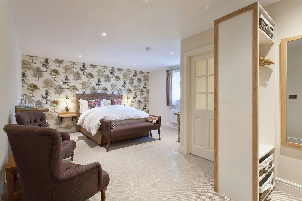 The Inn West End Woking Extérieur photo