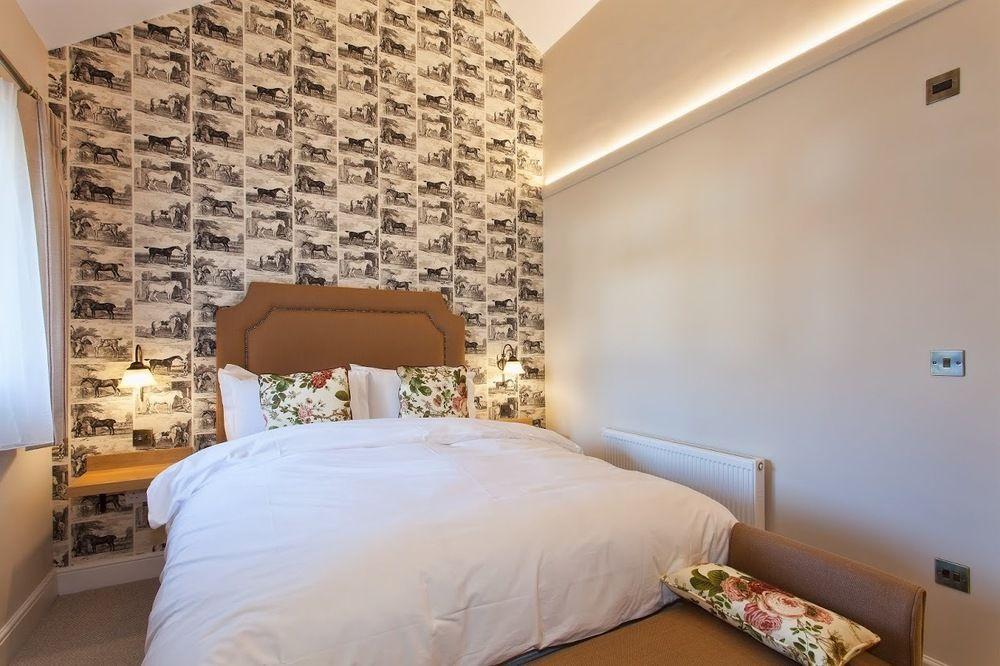The Inn West End Woking Extérieur photo